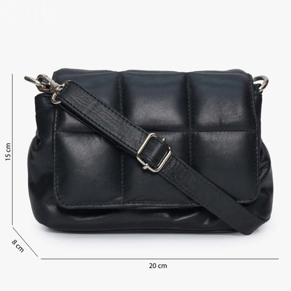 Chic Black Crossbody Clutch Bag: 15x20x8 cm - CuirLondon